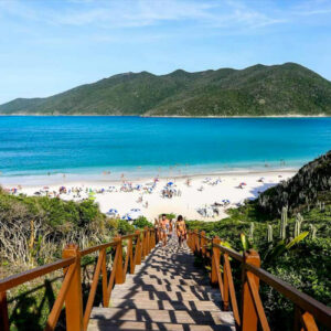 Conheça as praias mais lindas de Arraial em um passeio com saída do Rio de Janeiro