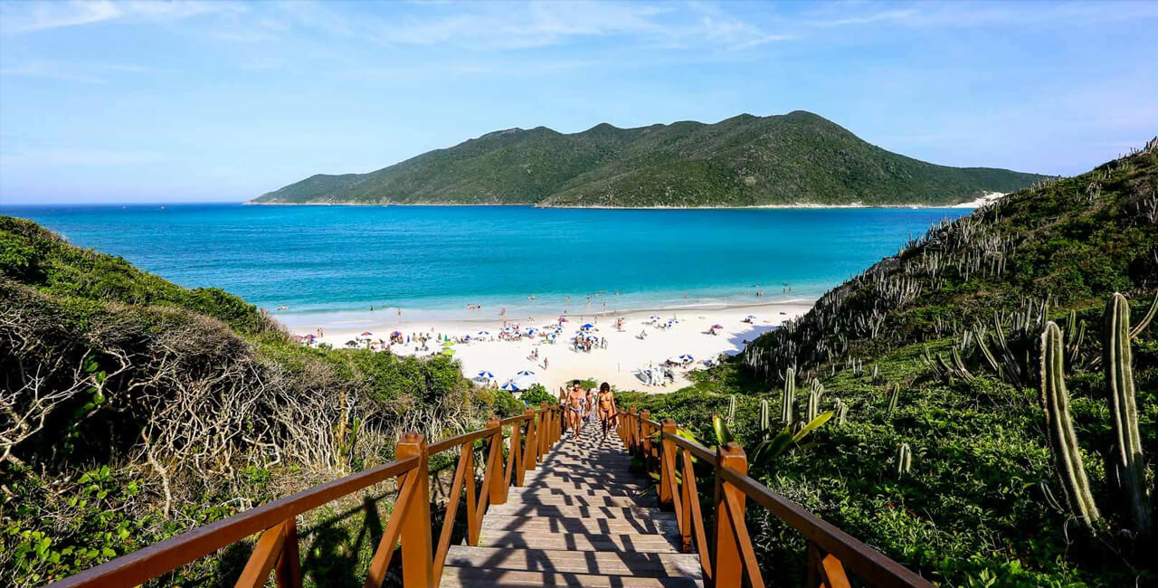 Conheça as praias mais lindas de Arraial em um passeio com saída do Rio de Janeiro