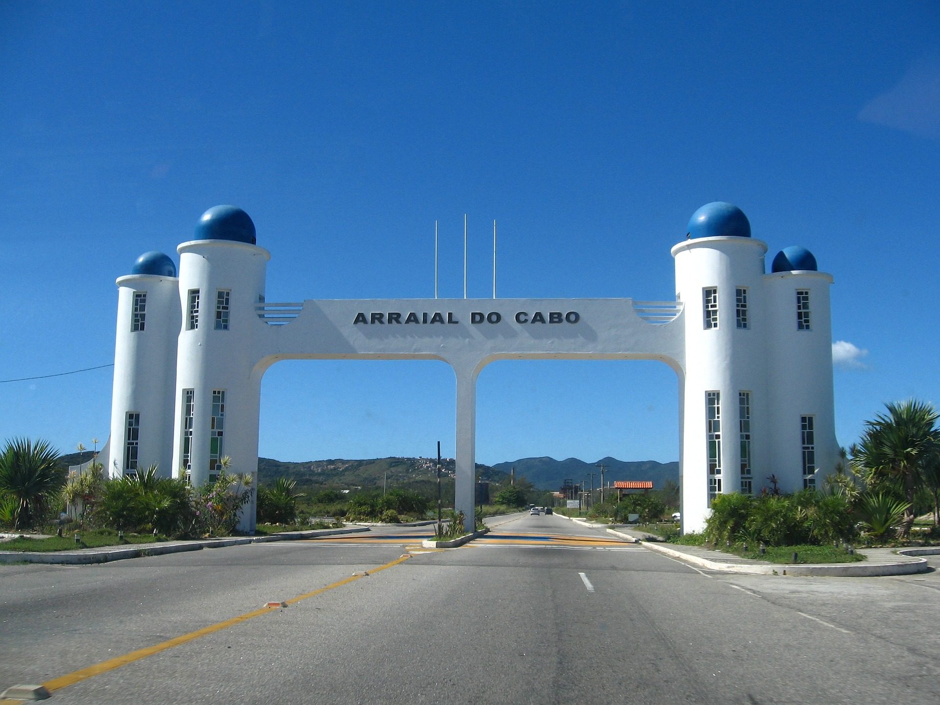 Entrada principal da cidade de Arraial do Cabo